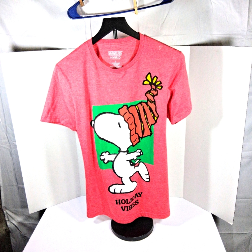 Peanuts Hybrid Small Pink Holiday/Snoopy Women's T Shirt "HOLIDAY VIBES"
